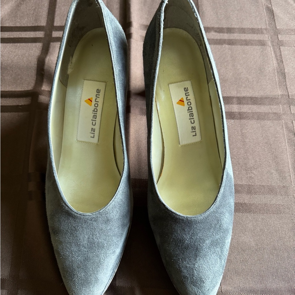 Liz Claiborne Gray Heels Stylish and Comfortable